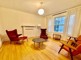 7 Centre St, Cambridge, MA