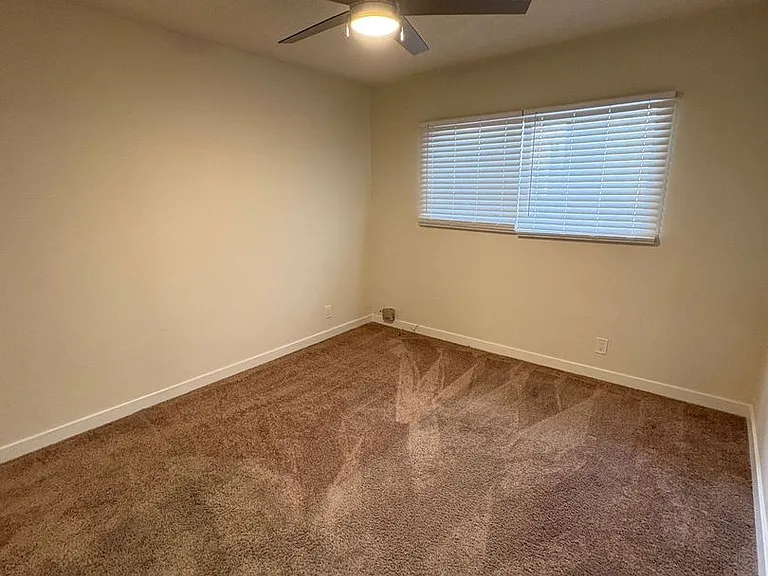 4714 Slauson Ave — Photo 7