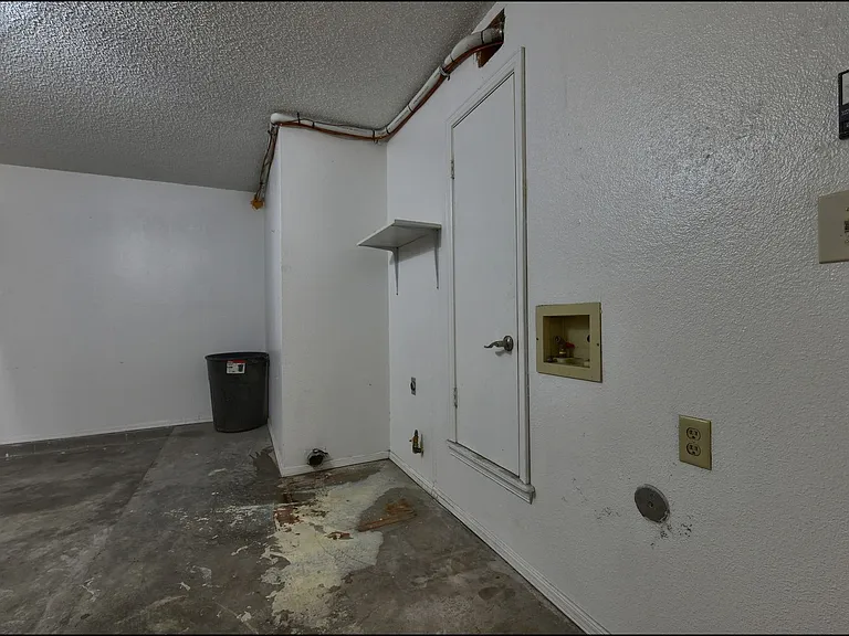 695 Bluff Canyon Cir — Photo 37