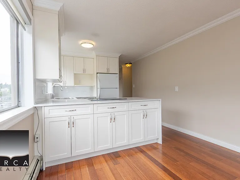 150 24th St #1204 — Photo 22