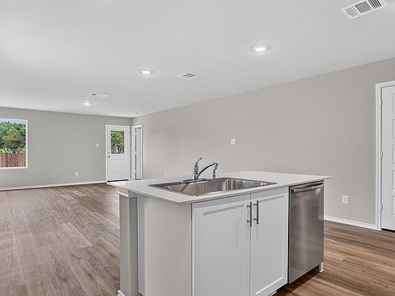 4th image of 345 Wayland St