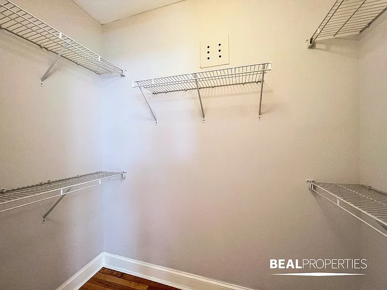 2323 N Rockwell St #B1 — Photo 7