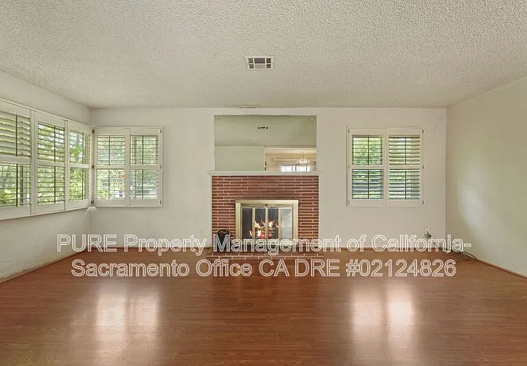 5201 T St — Photo 10