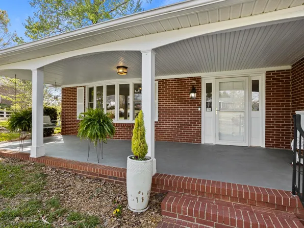 126 Shannon Lake Cir, Greenville, SC 29615