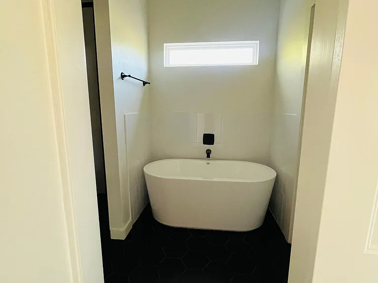 4108 N Indiana Ave — Photo 11