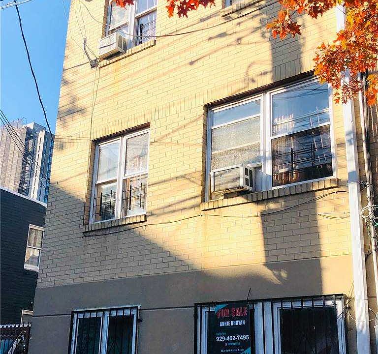 1st image of 16847 93rd Ave