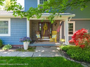 900 Longview Ter, Clarks Summit, PA 18411