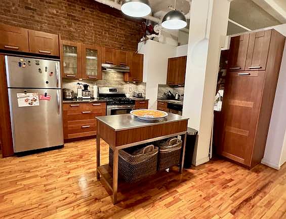 4th image of 81 Murray St APT 4