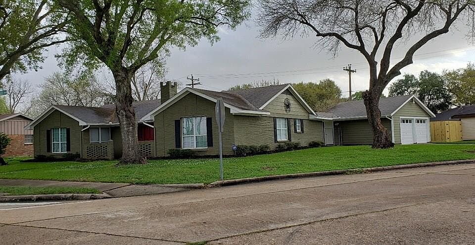 1st image of 10939 Gulfdale Dr