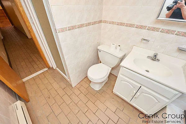 Rented by Genik Group Corp | media 18