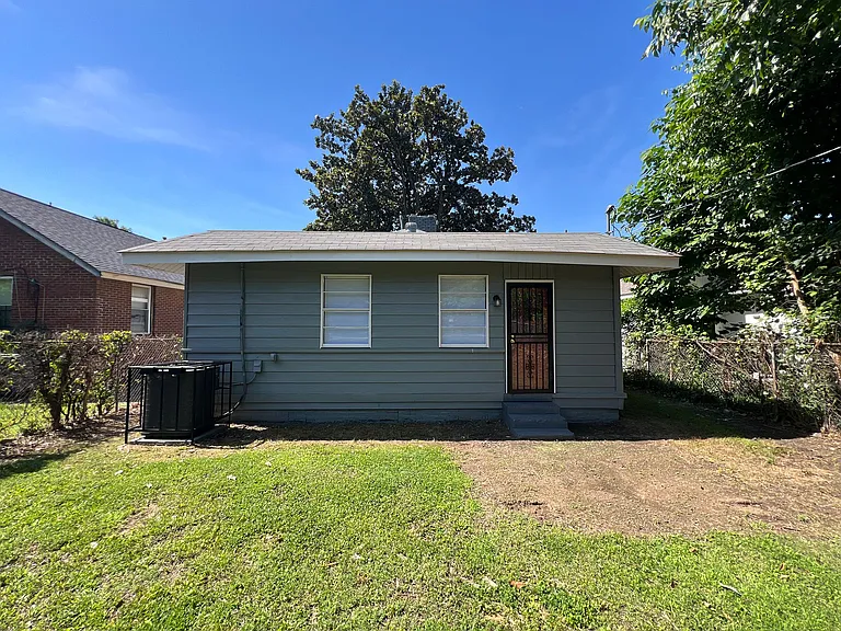1654 Netherwood Ave — Photo 11