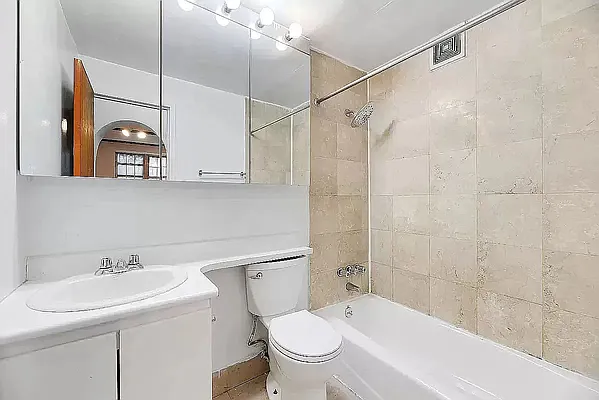 Rented by REAL New York | media 11