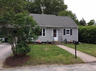 21 Charlene Ct, North Kingstown, RI 02852