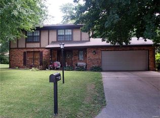 112 Beau Gon Dr, Swansea, IL