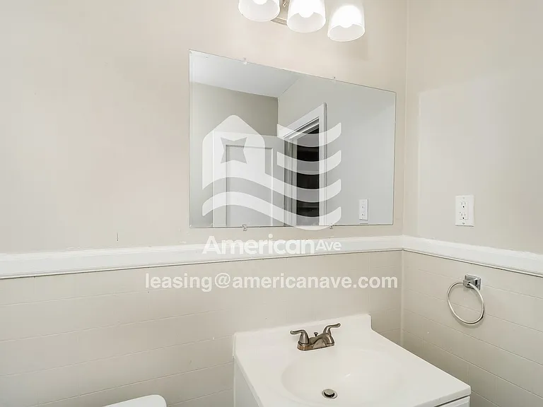 1071921_012_wm_-_bathroom_13152940.jpg