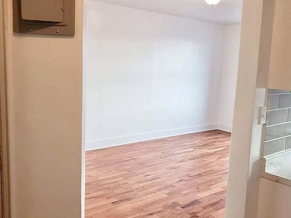 4th image of 731 Gerard Ave APT 3M