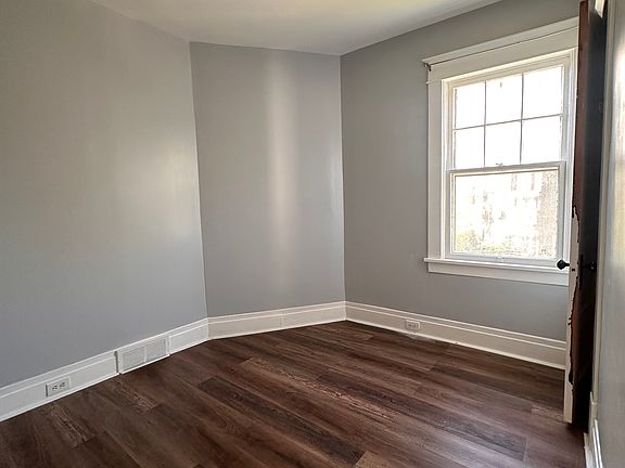 2nd image of 66 E Oakwood Pl Floor 1