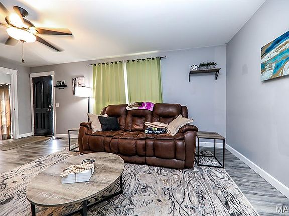 2nd image of 325 Wilson Park Ln