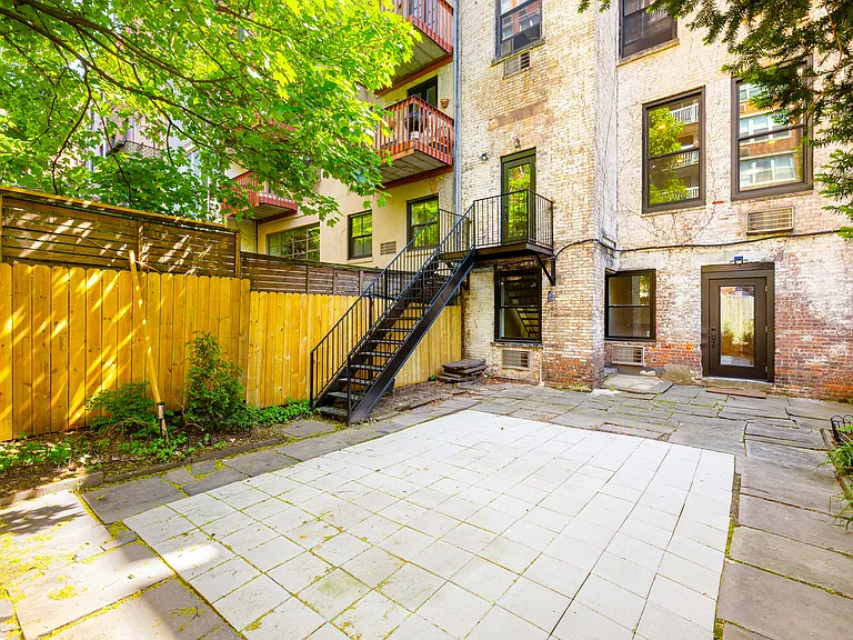 431 W 22nd St #1R — Photo 26