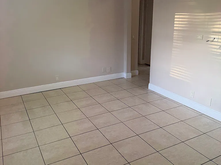 5624 Struthers Ct #5624 — Photo 2