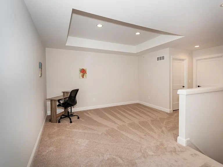 7488 Gramercy Cir — Photo 40