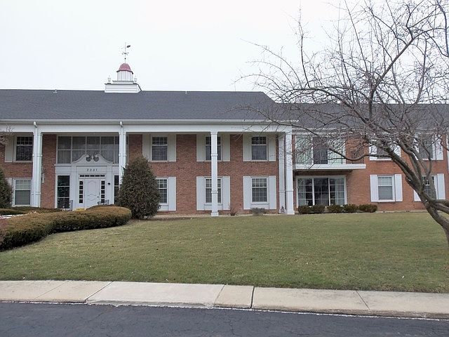 1st image of 3001 Heritage Dr APT 206