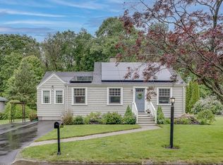 4 Walnut Ln, Wenham, MA 01984
