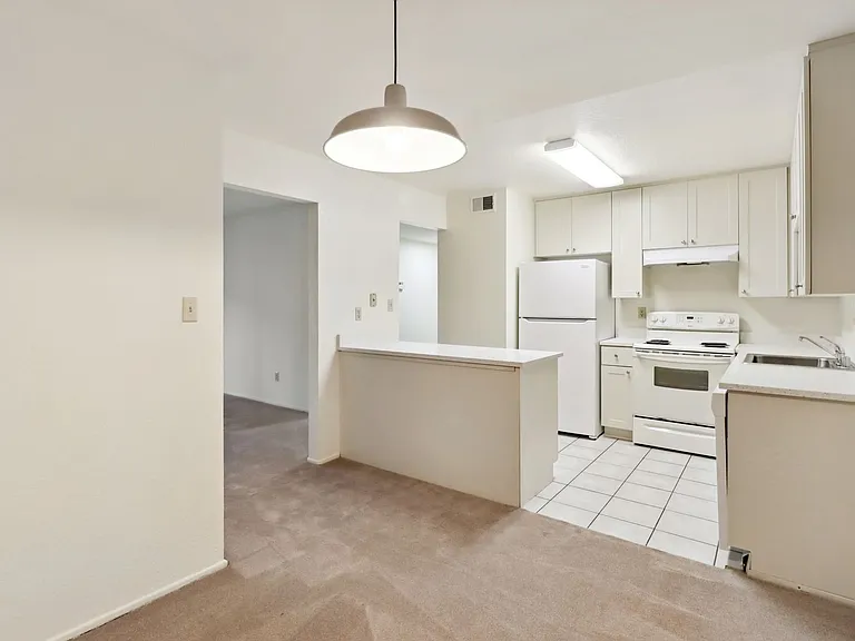 Sequoia Apartments 3 MONTHS FREE RENT on 3 and 4 bedroom townhomes — Photo 26