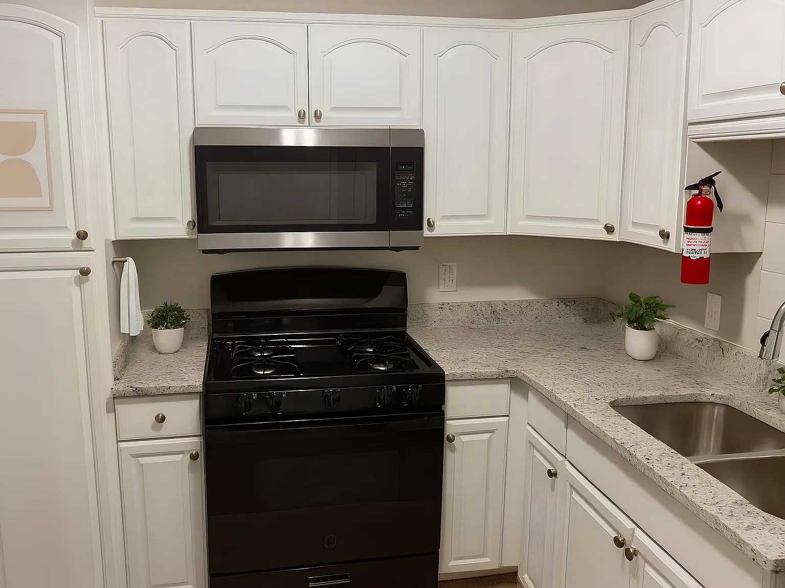 4 bed, 3.0 bath, 2200 sqft, $685 — Photo 2