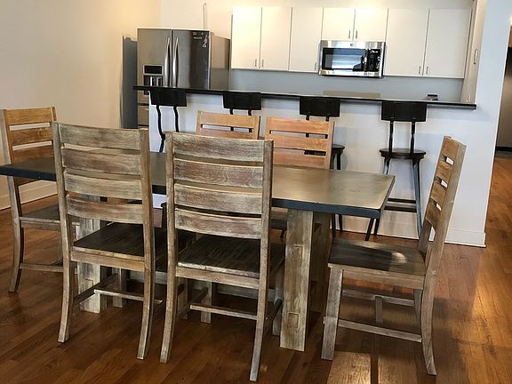 4th image of 411 W Ontario St APT 225