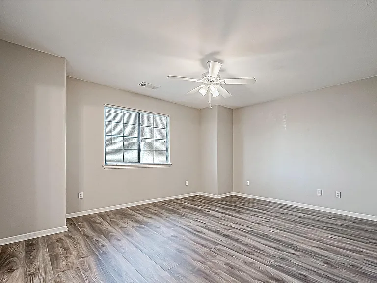 10043 Morocco Rd — Photo 29