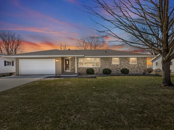 226 Curtis St, Arlington, WI 53911