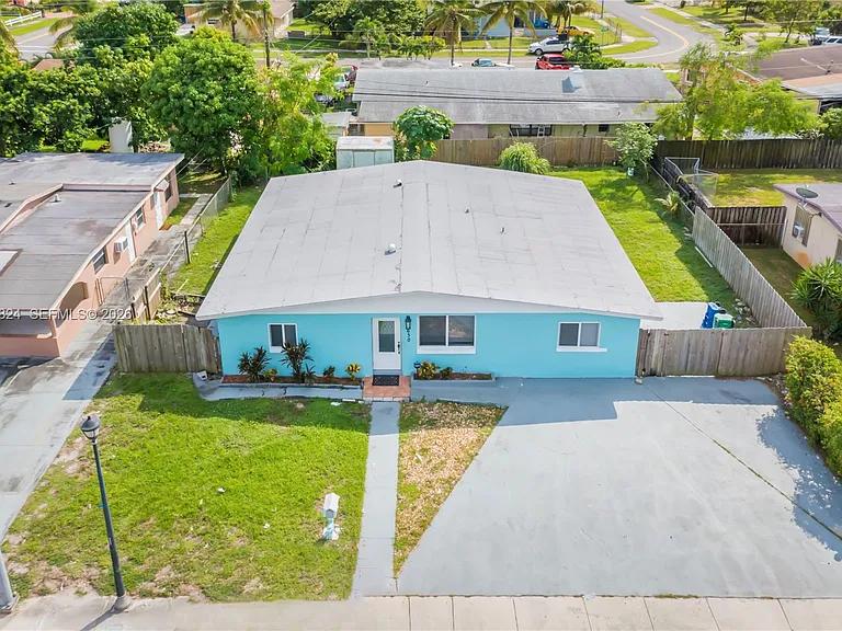 630 NW 199th St — Photo 19