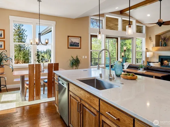 17722 E Lake Desire Drive SE, Renton, WA 98058