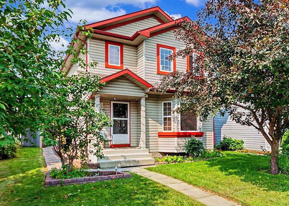 1st image of 311 E Erin Cir SE