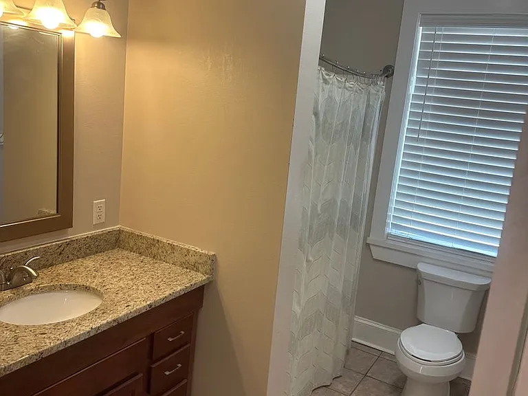 114 N Cypress St — Photo 14