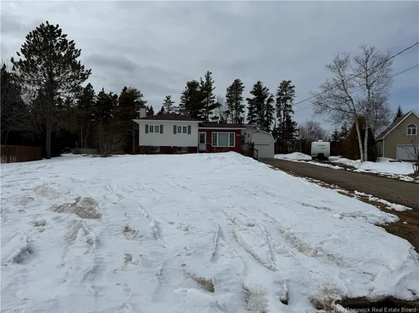4333 Bellefeuille, Tracadie, NB E1X 1C4