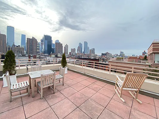 Sold by Bohemia Realty Group | media 8