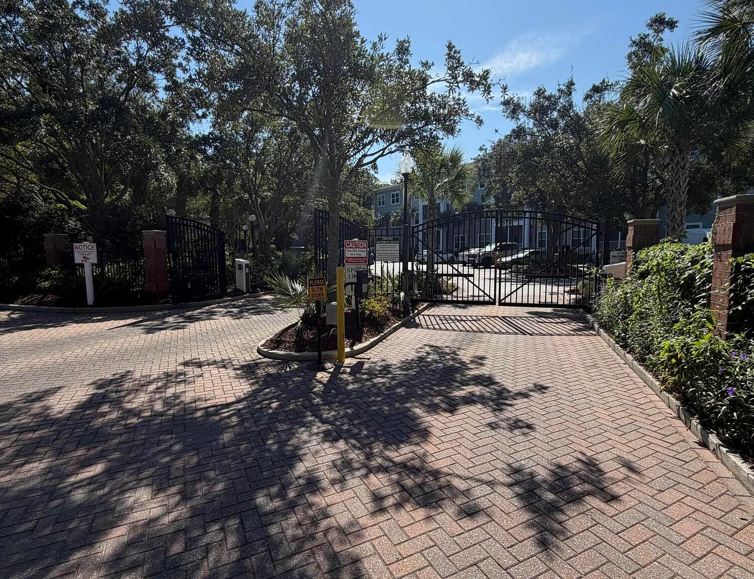 2 bed, 2.0 bath, 990 sqft, $2,500 — Photo 3