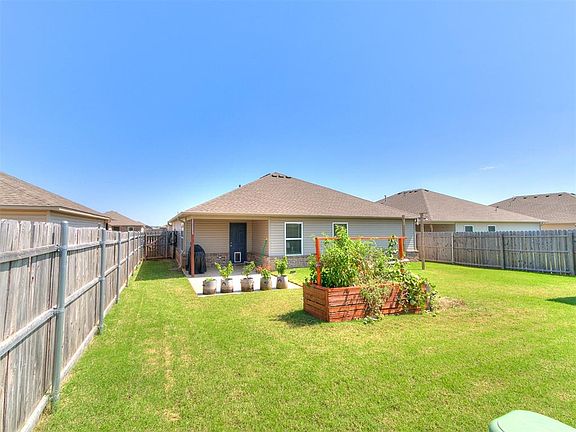 3rd image of 1817 Hannah Ln