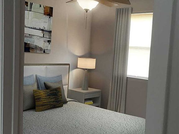 2nd image of 6855 Cloverdale Blvd