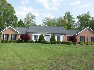 2421 W Summit Dr, Evansville, IN 47712