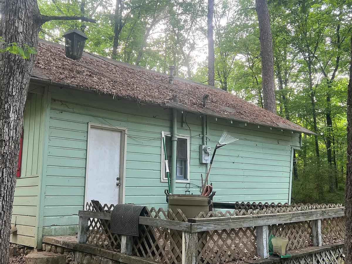 Building Photo - 132 Madill St