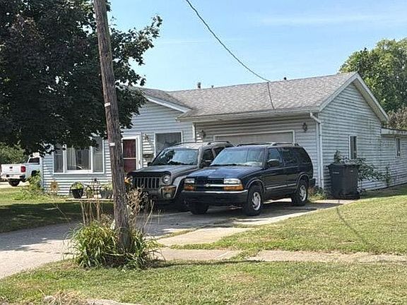 3rd image of 752 N Abigail St