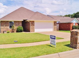 2316 SW 44th St, Lawton, OK 73505