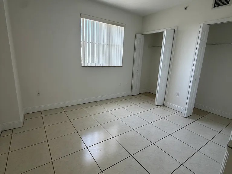 6357 SW 8th St #807 — Photo 16
