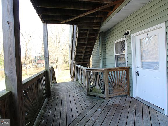 2nd image of 313 S Main St APT 6