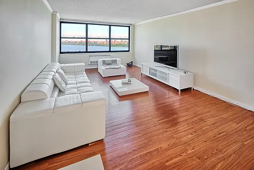 7002 Boulevard East #26DD Photo 1