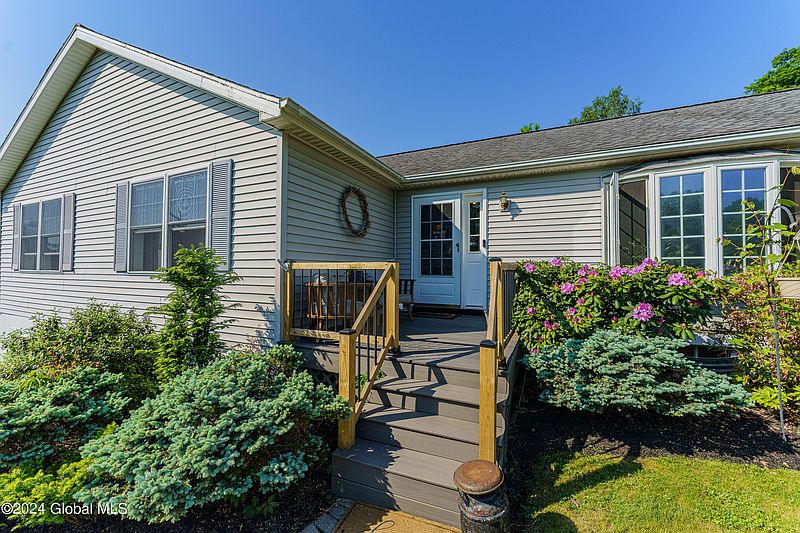 4th image of 12 Saddle Club Hill Drive