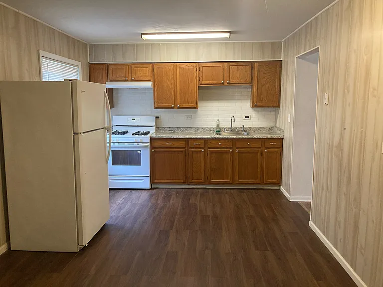 1296 Prairie Ave #D — Photo 24